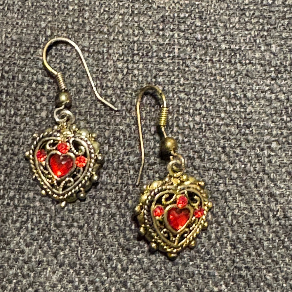 Nameless Vintage Red and Gold Heart Earrings